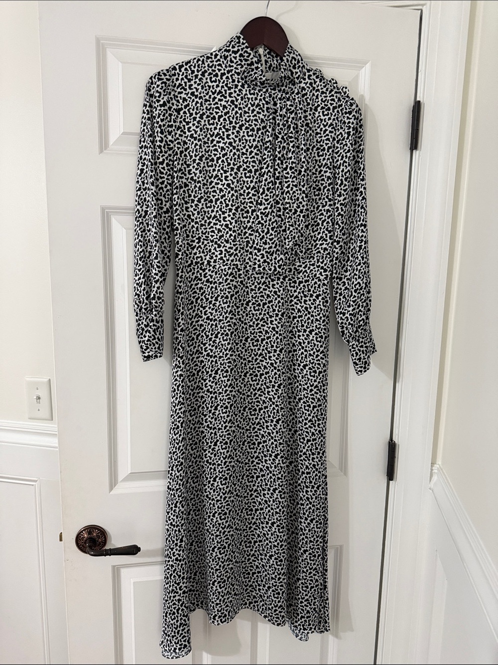 Neiman Marcus Black and White Leopard-Print Long Sleeve Midi Dress